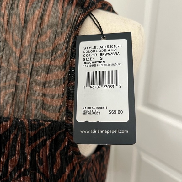Adrianna Papell pleated Mesh
Sleeveless Blouse. - Picture 6 of 6